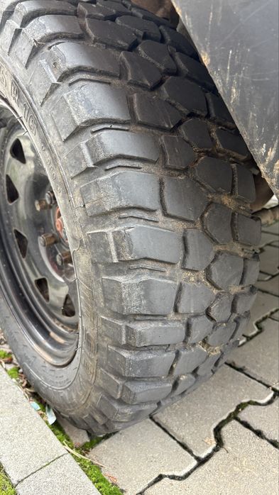 Vând cauciucuri offroad 215/65/R16