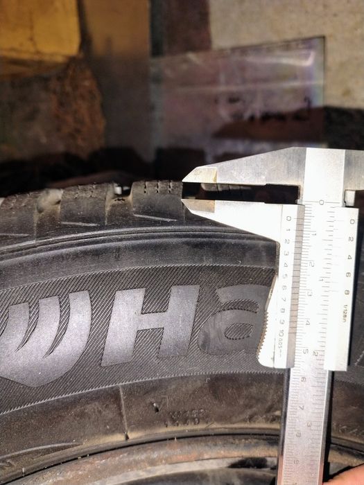 2 бр. зимни гуми Hankook Winter i*cept RS2 195/65 R15, 6 мм, DOT 3020