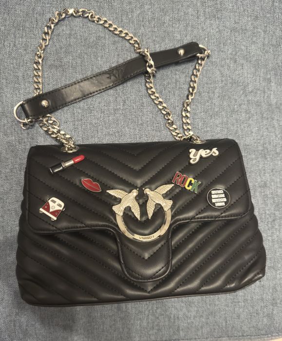 Дамска черна чанта на Pinko