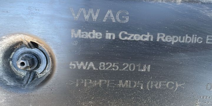 Scut sub caroserie stanga 5wa825201H Volkswagen VW Golf 8 [2020 - 202