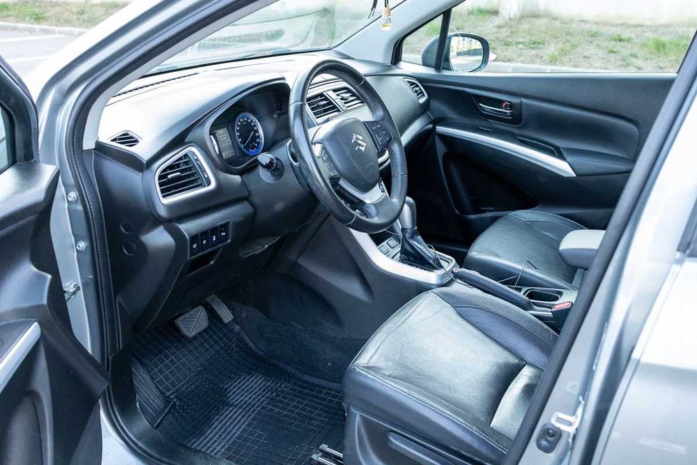 Suzuki SX4 1.6 118 CP Automată 4x4 – Trapa, Navigație, CarPlay