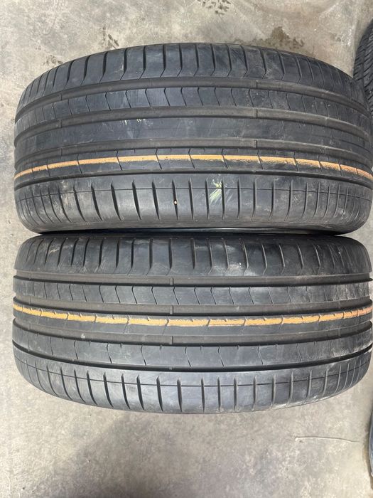 Vând 2 anvelope 275/40/20 Pirelli de vară cu runflat ca noi