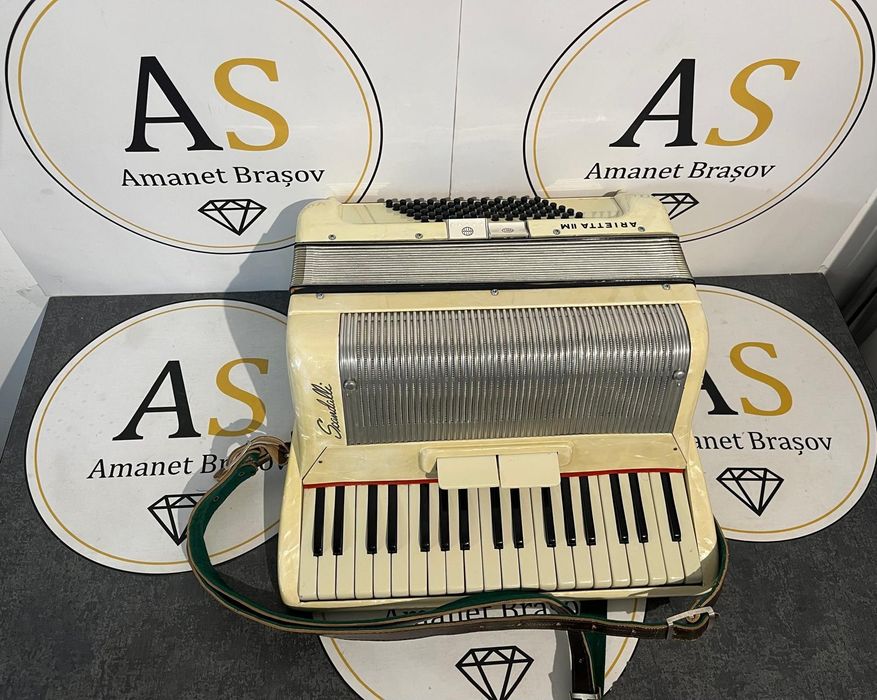 Acordeon Hohner Arietta II M Scandalli 72 Basi