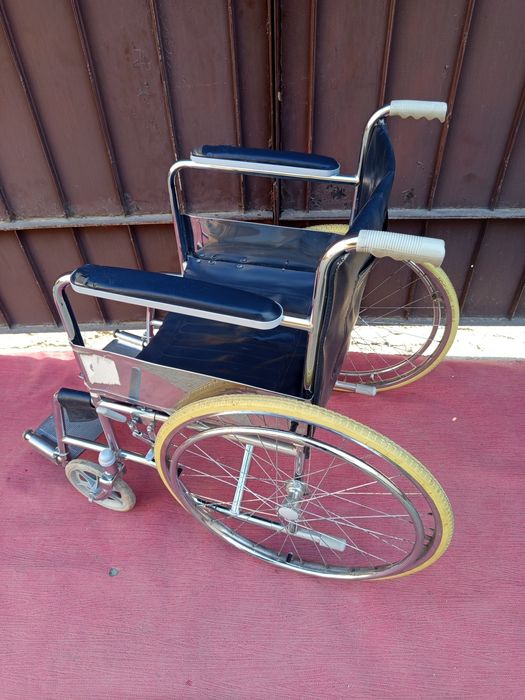 Каляска инвалидная .