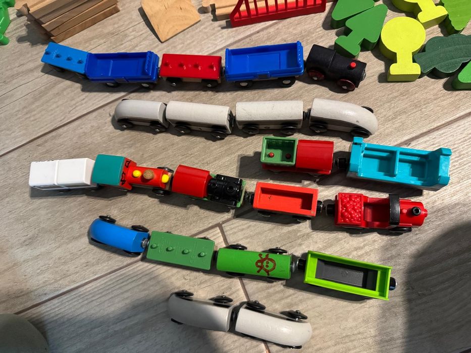 Tenulete si sine din lemn Ikea