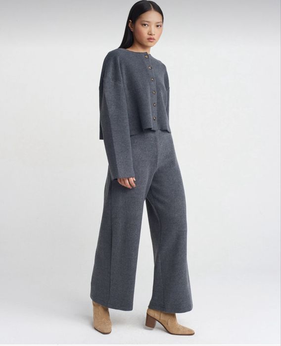 Pantalon elegant evazat tricotat