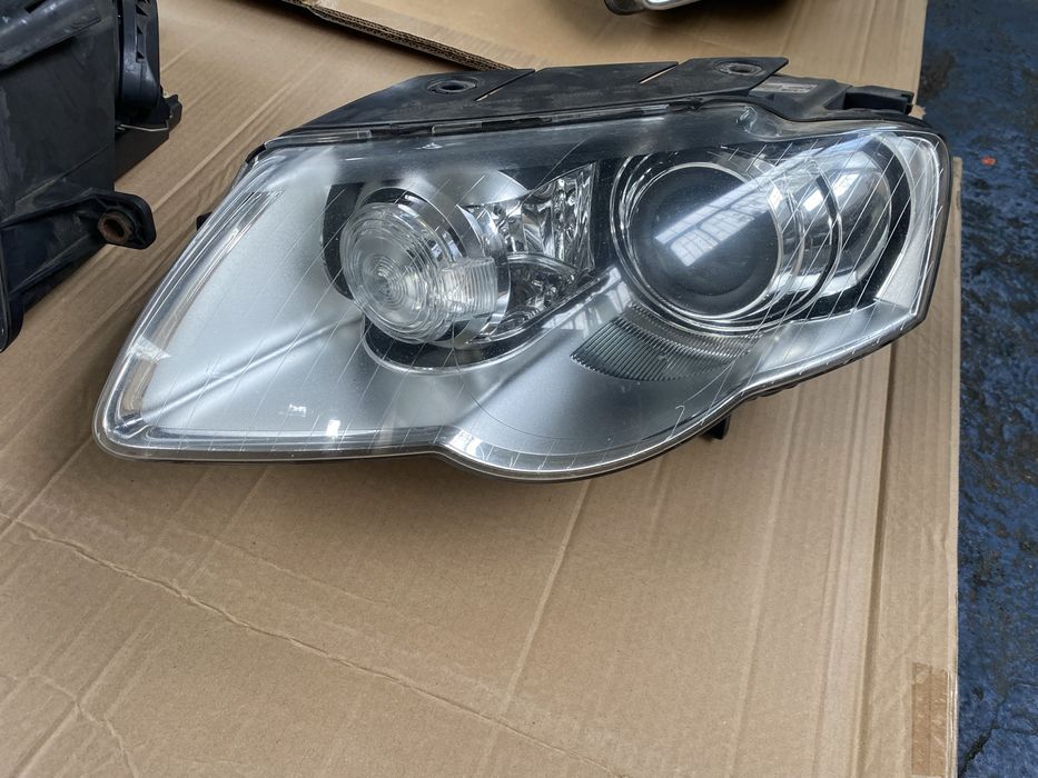 Far bixenon passat b6 2010 3c0941752K 3c0941751K