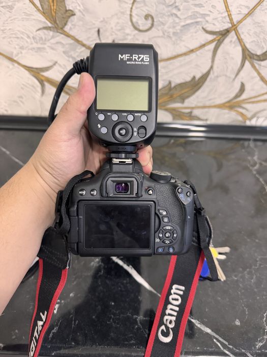 Canon 750D fotoaparat