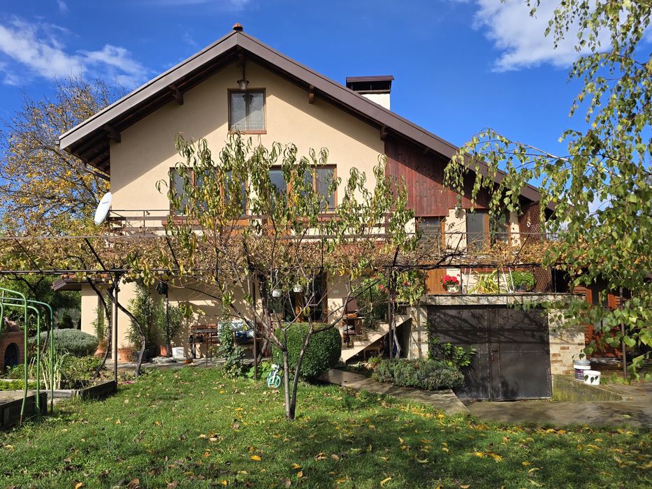 Продавам къща с. ЧУКОВЕЦ, област Перник