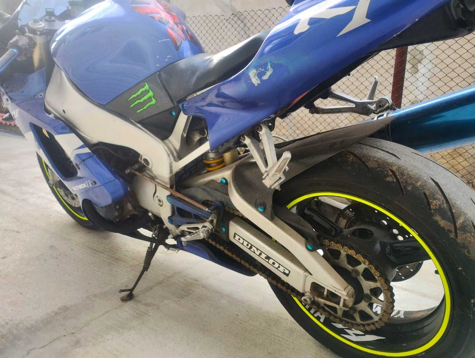 Yamaha YZF-R1 на части