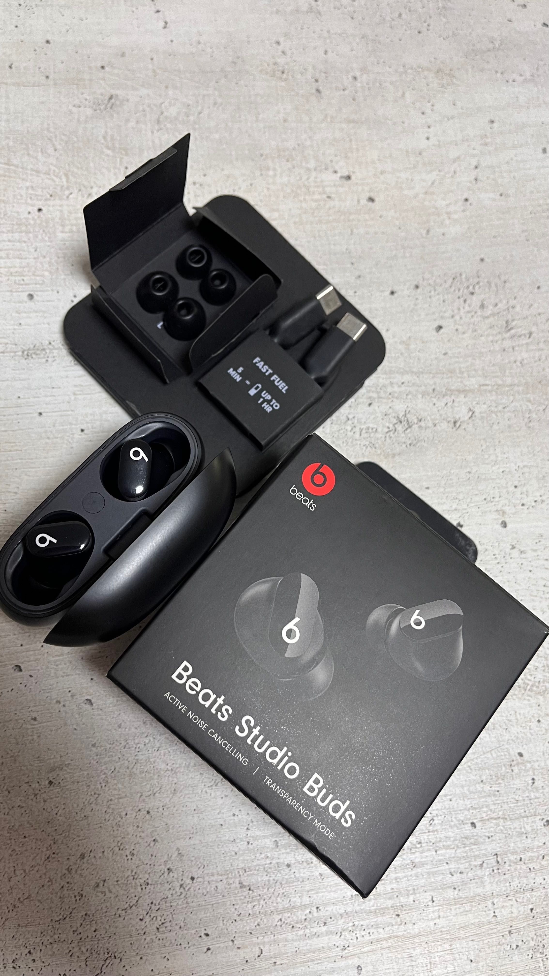 True Wireless Noise Cancelling Earbuds Beats Studio Buds