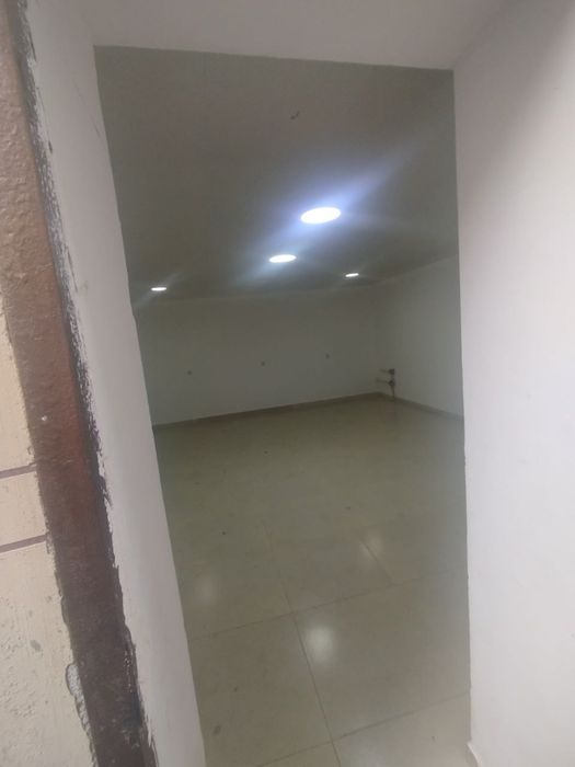 130 kv ijaraga beriladi bino pastki qismida
