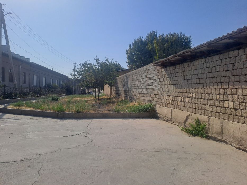 elitniy mahallada yer sotiladi