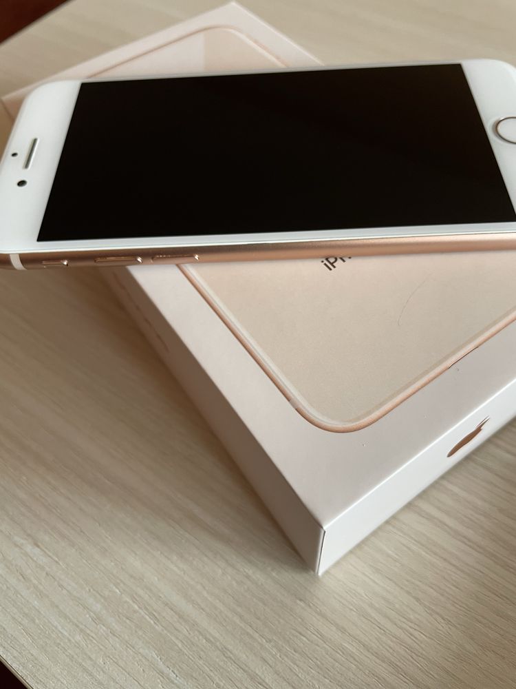iPhone 8 64GB Gold - Като Нов !