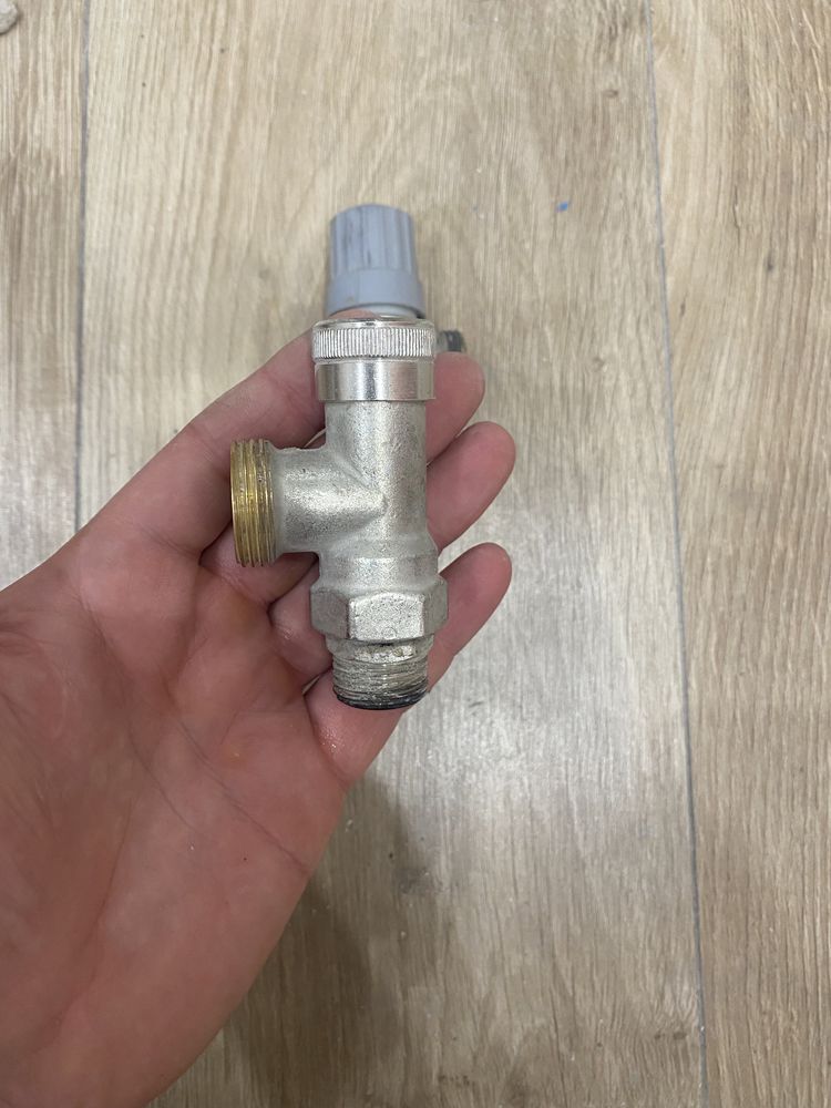 Клапан Danfoss для радиатора