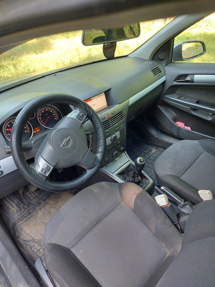 Vând Opel astra h