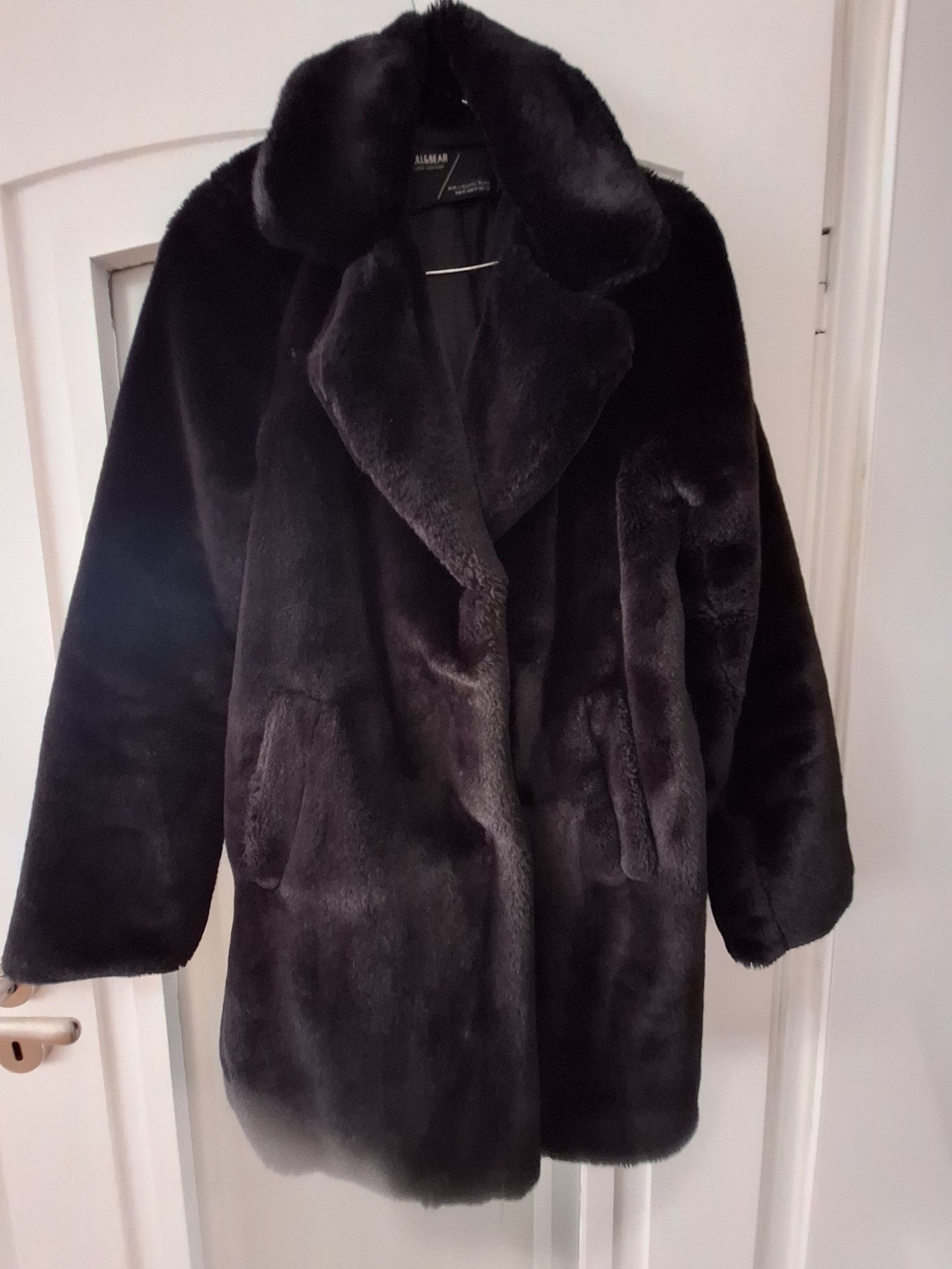 Манто   Gaudi, Pinko,, Pull&Bear, Bershka, XS,  OUI , M,
