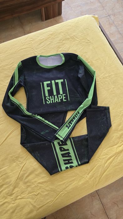 Спортен екип от 2 части с дълъг ръкав