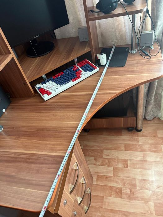 Компьютерный стол