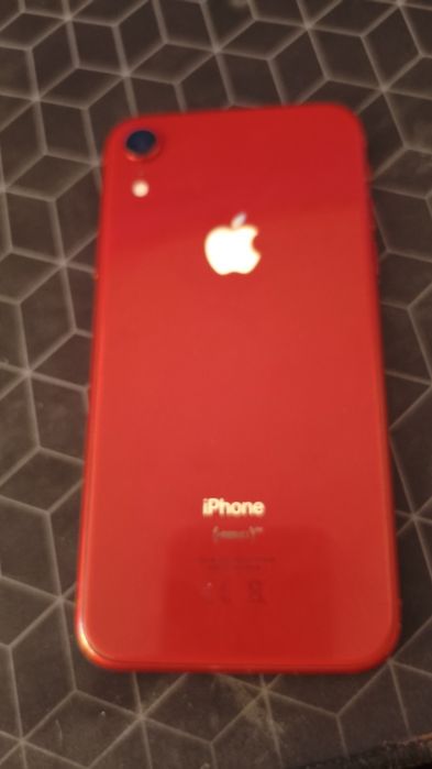 iPhone XR 64GB Red