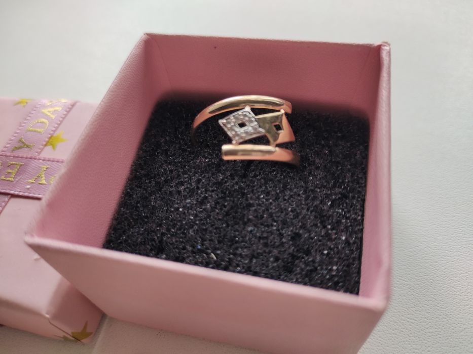 Продам кольцо золото