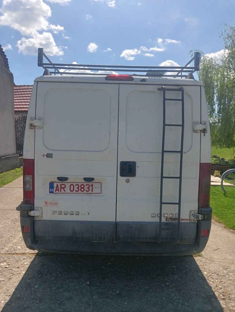 Peugeot boxer mașina este in stare impecabila fara nicio problemă