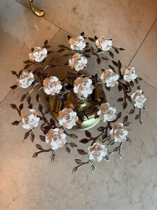 Plafoniera din bronz cu decor portelan/ cristal