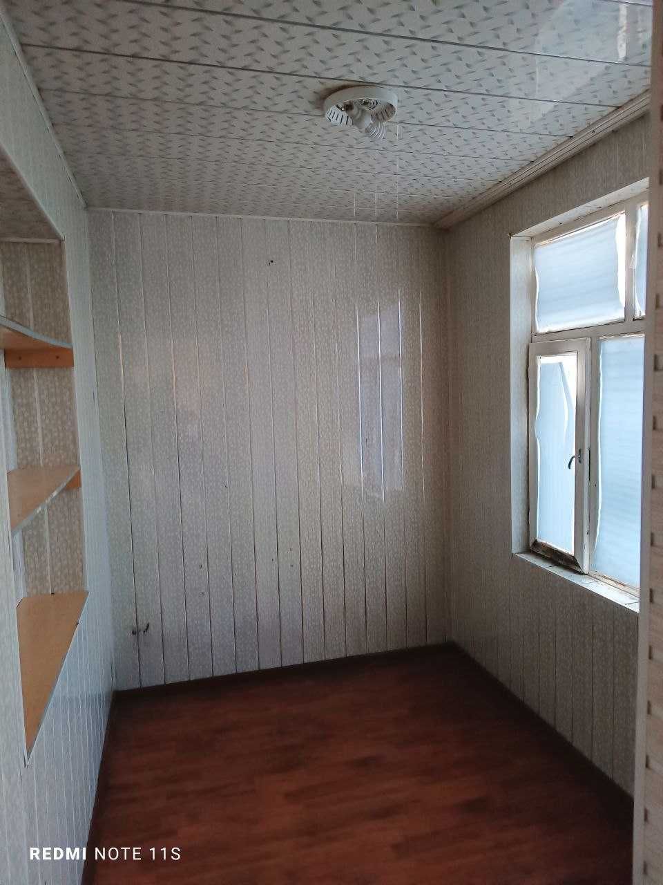 Квартира сотилади 2 хонали (3 хонали килинган)