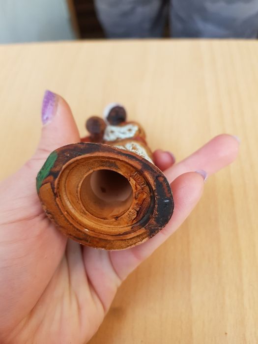 Две статуетки фигури