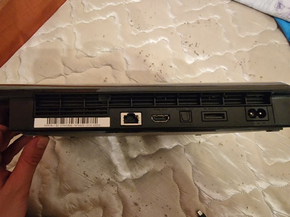 Playstation 3 Slim + 6 игри и dualshock 3