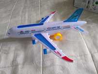 Avion de jucărie nou, superb