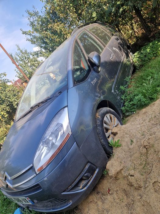 Se vinde Citroen C4 Picasso 2.0 hdi 138 cp 16v,defect un piston