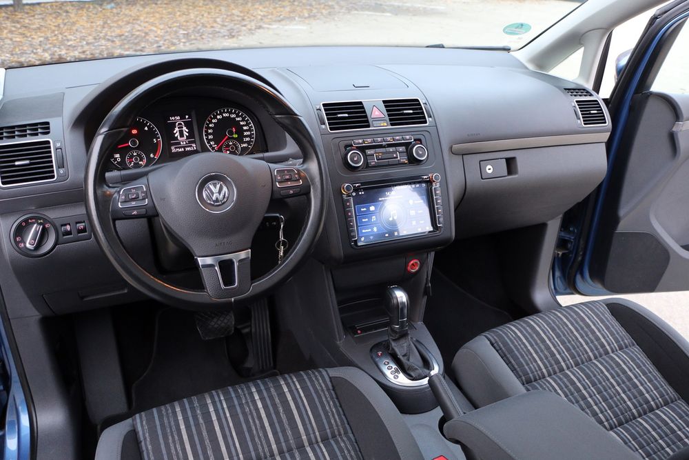 Vw touran cross/dsg/panoramic/navi/zoll/bixenon