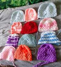 Căciulițe tricotate pentru copii și nou născuți
