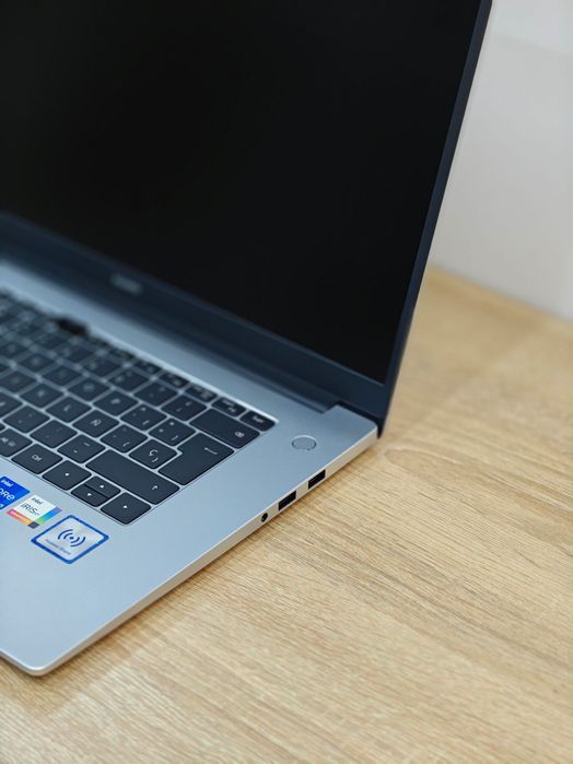 Huawei MateBook D15 / Core i5-1155G7 / 16GB DDR4 / SSD 512GB / 15.6”