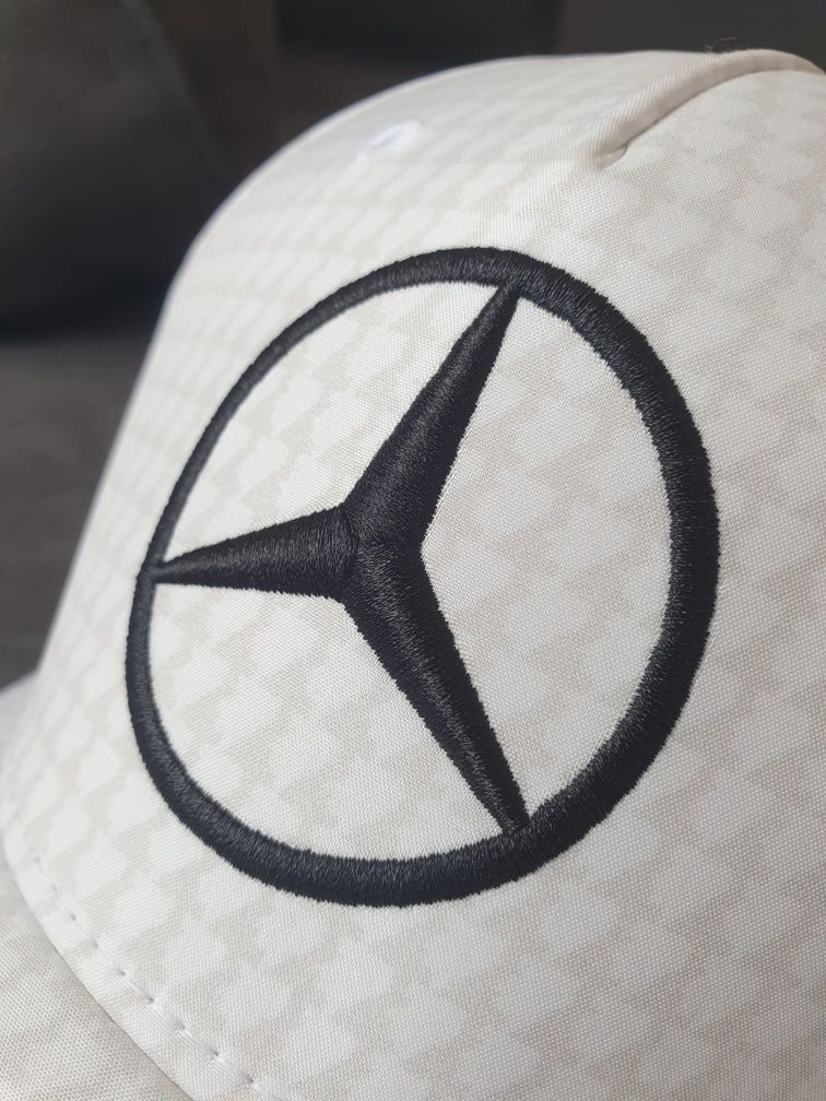 Шапка АMG F1 Team