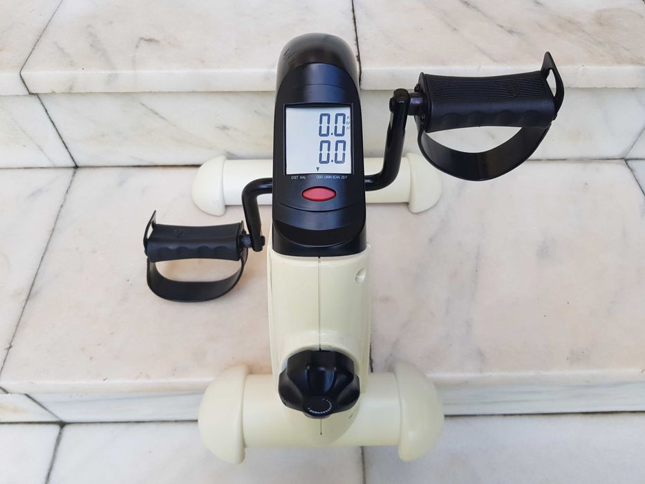 Aparat de intretinere, recuperare medicala, minibicicleta Crane