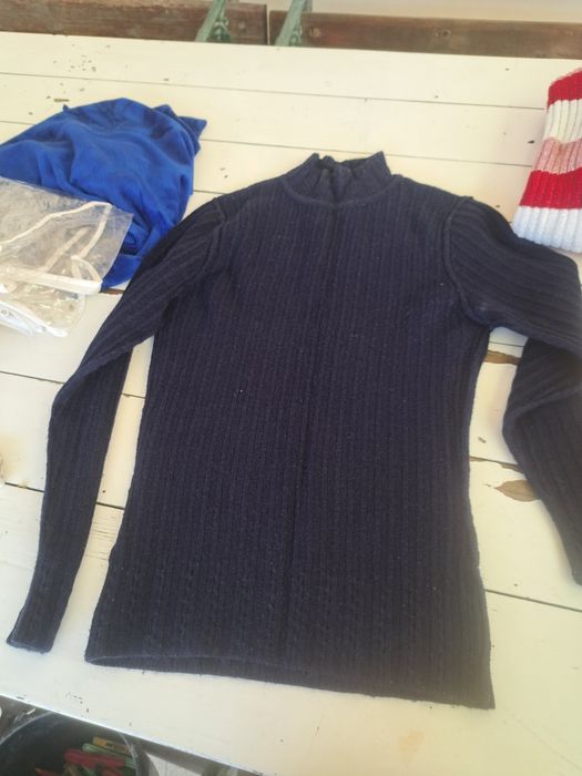 Женские свитера, кофты и халат