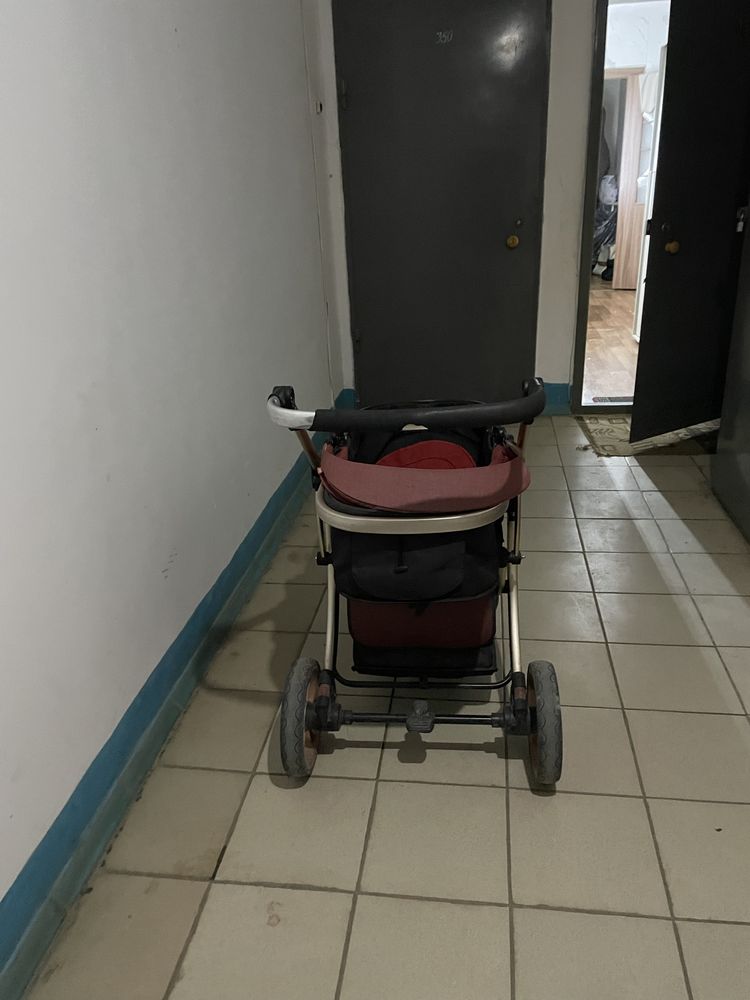 продам детскую коляску