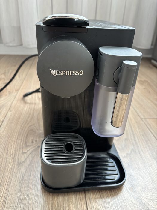Кафемашина с капсули Nespresso - Lattissima One, 19 bar, 1 l, Black