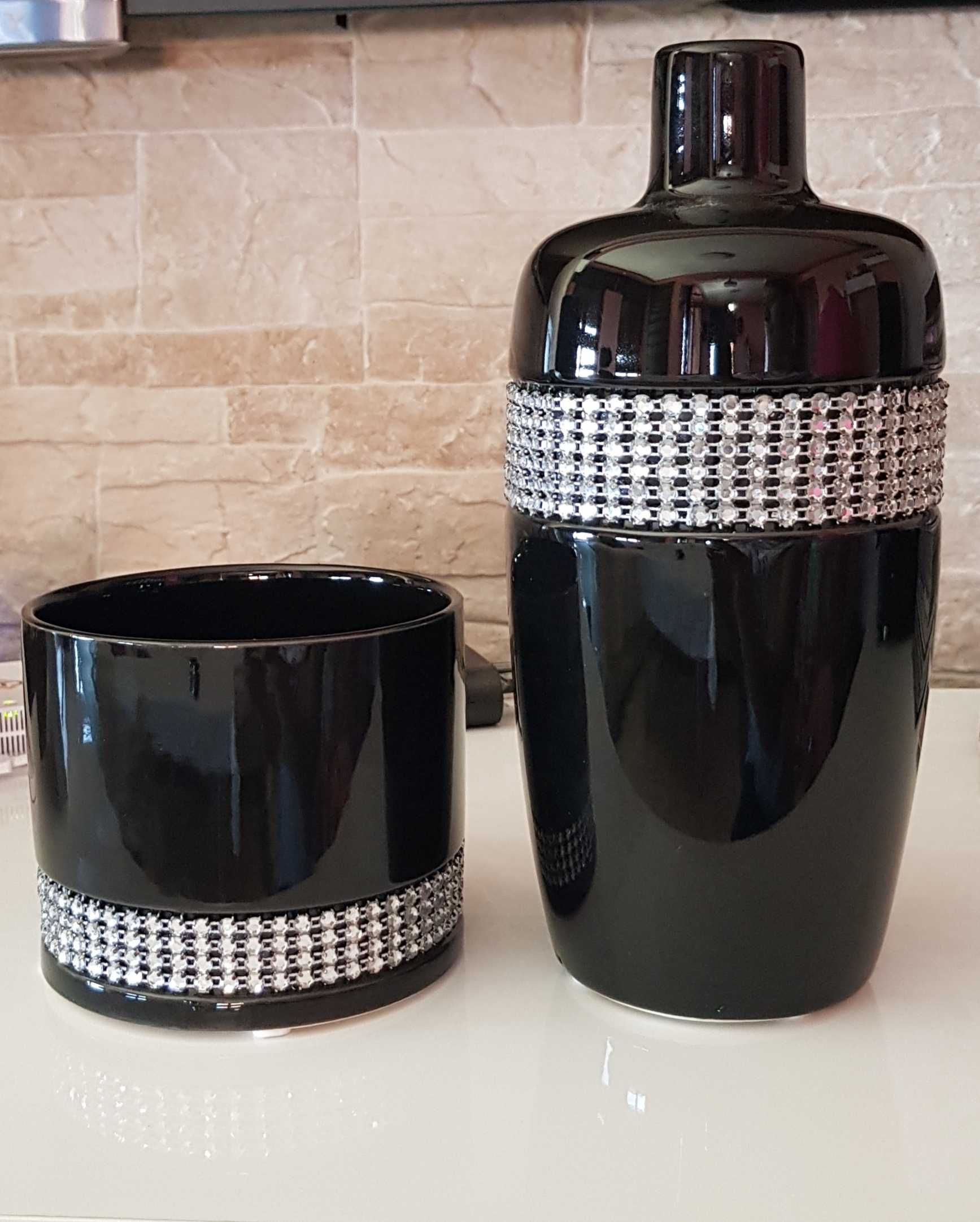 Красив керамичен  комплект ваза и саксия - нови !