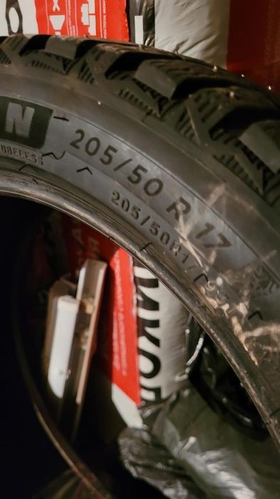 Резина зимняя  б/у продам