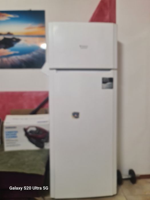 Хладилник ARISTON-HOTPOINT-300лв