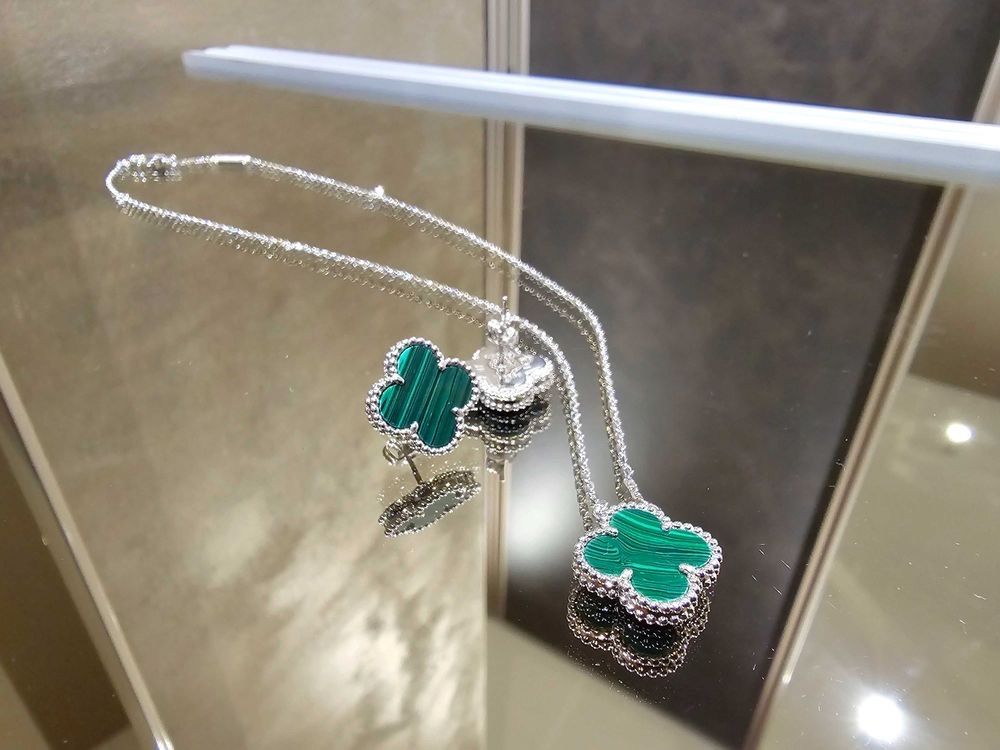 Van Cleef & Arpels VCA Silver Alhambra Дамско Колие