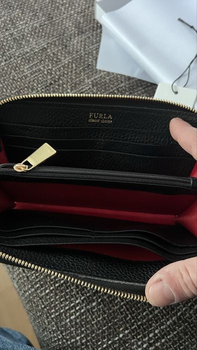 Чисто нов модел Furla Camelia XL.100%оригинал.Жестоки, с етикети
