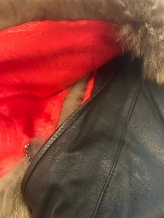 Кожено късо яке с яка от лисица