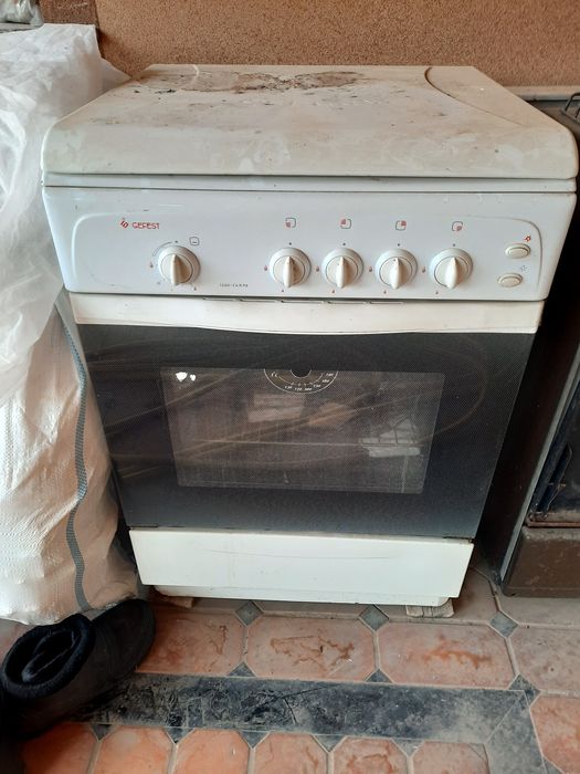 Gaz plita sotiladi