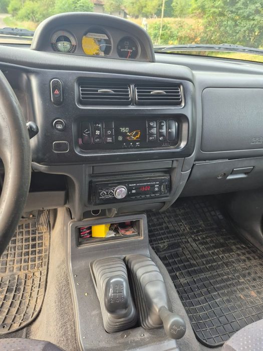 Vând Mitubisi l200