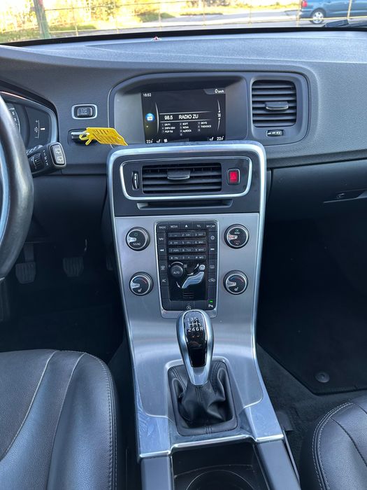 Volvo V60 2014 181cp