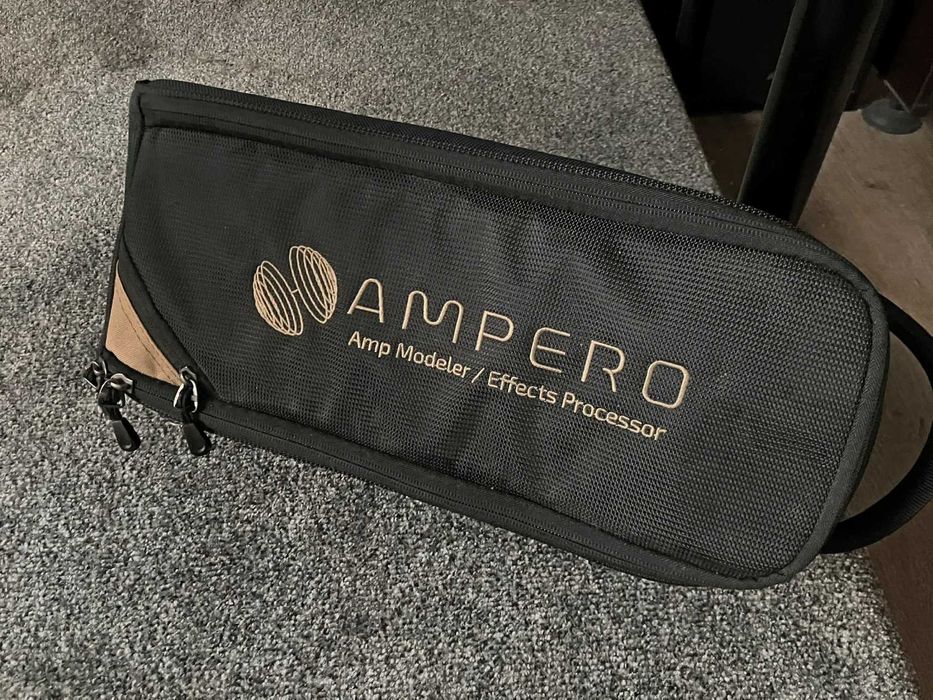 Hotone Ampero Мултиефект за китара с калъф и допълнителен футсуич